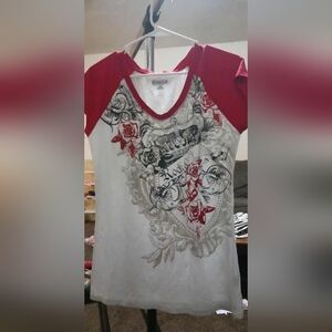 Freehold Womens Red and White Graphic Tee Xl. A-55